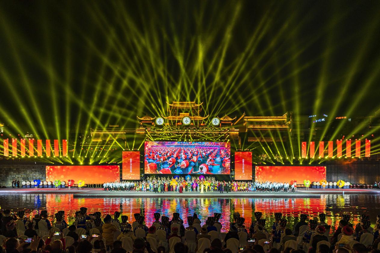 川传影视推进与吉首市合作